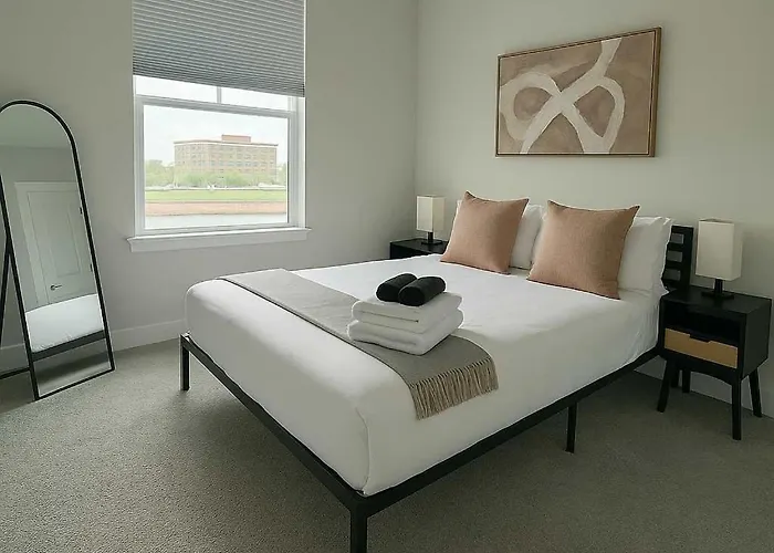 Apartment Spacious 4br Home- Perfect For Groups Wv1