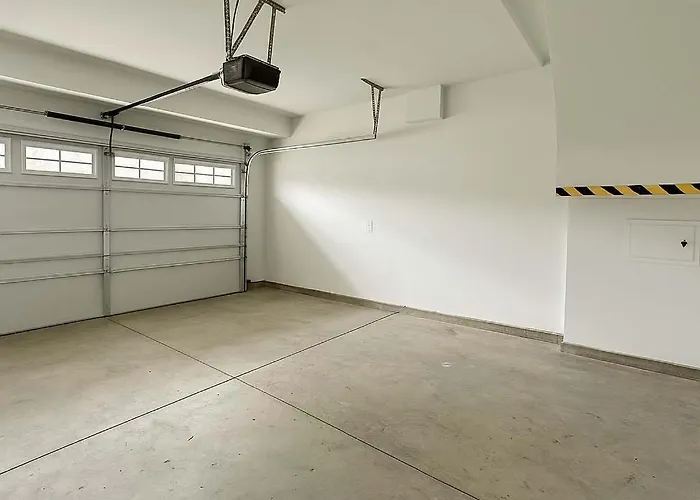 Apartment Spacious 4br Home- Perfect For Groups Wv1
