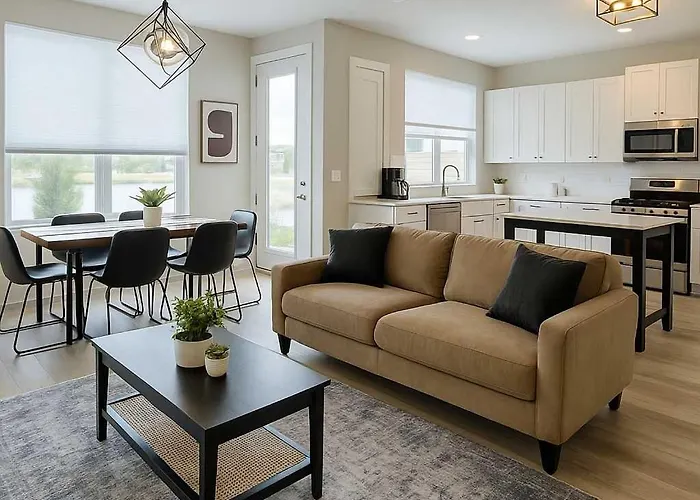 Spacious 4br Home- Perfect For Groups Wv1 Apartment Warrenville